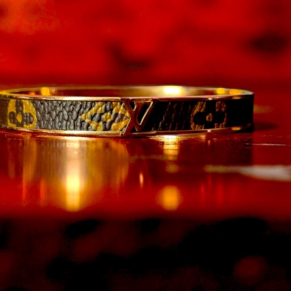 Fashion unbranded Gold and Black Monogram Bracelet - Picture 1 of 4